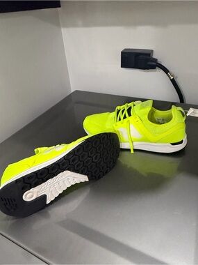 New balance 247 hi vis running shoe